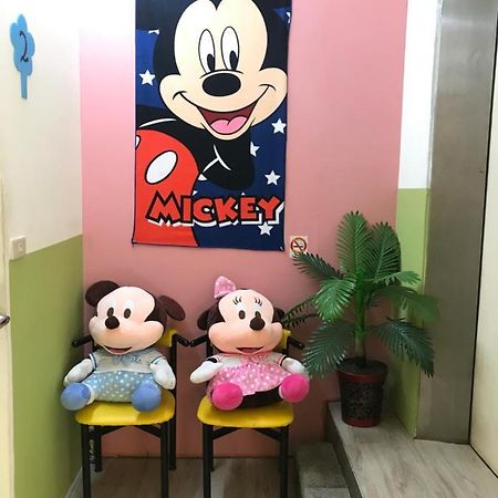 Апартаменты Mickey House-Fuxing Тайчжун Экстерьер фото